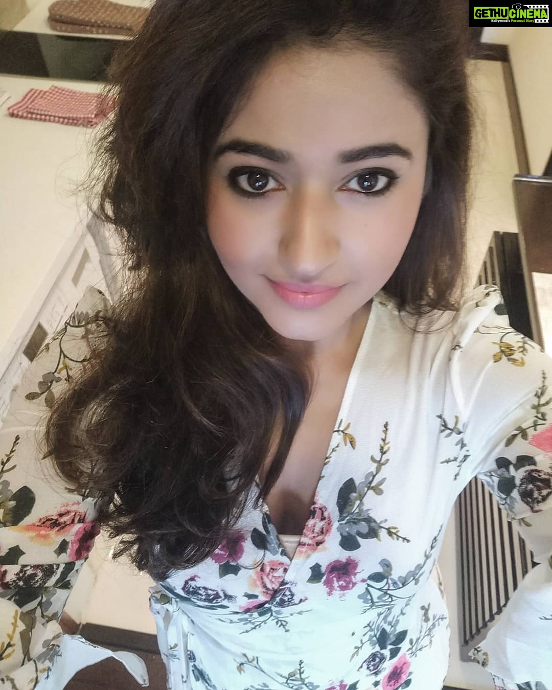 Poonam Bajwa Instagram - #mondaymorningbliss#haveagooddayyall💕
