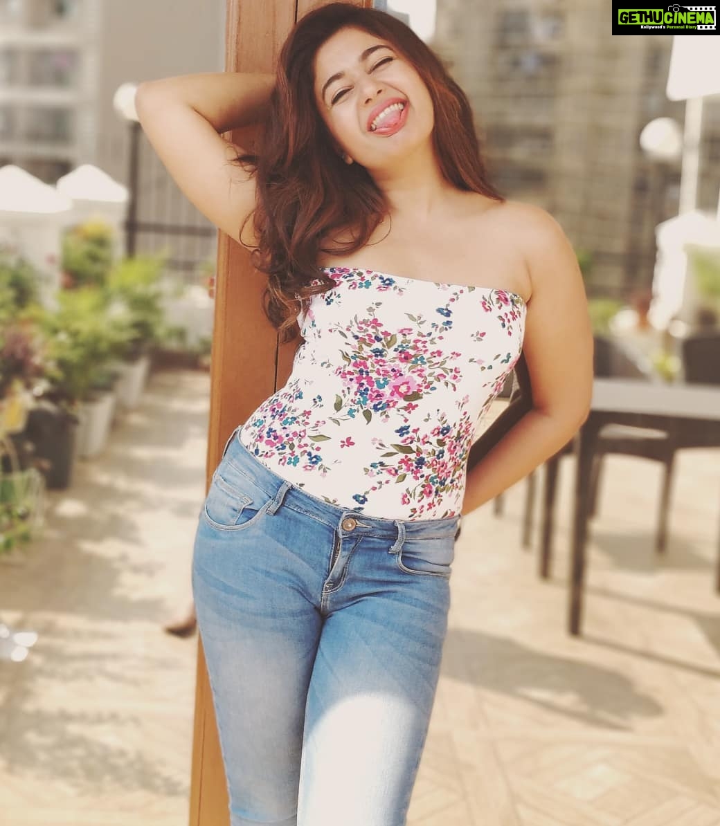 Poonam Bajwa Instagram - #mondaypost❤️ 📸📸@hairstylebynisha