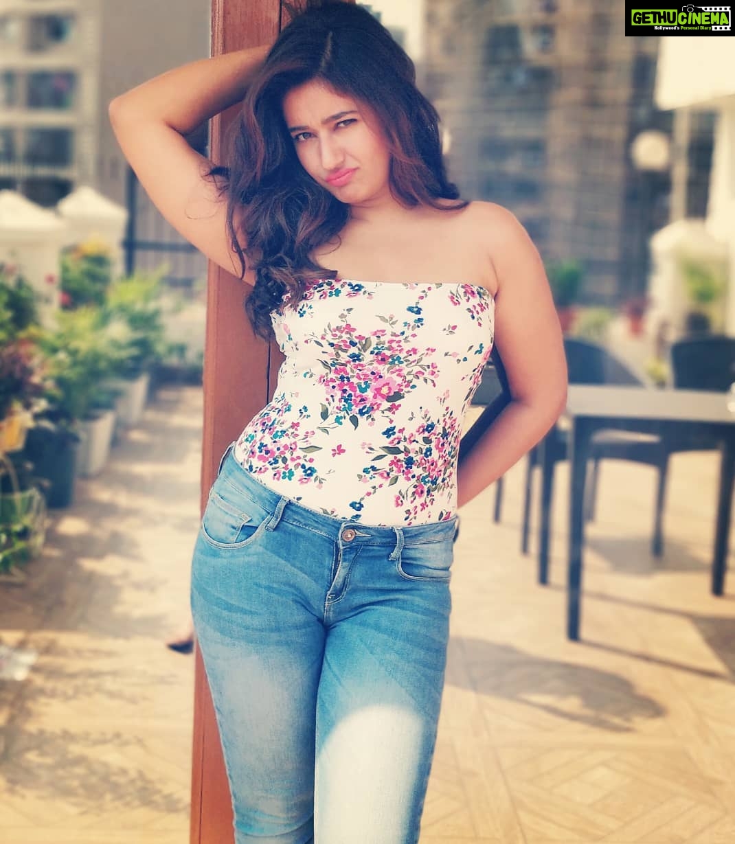Poonam Bajwa Instagram - #mondaypost❤️ 📸📸@hairstylebynisha