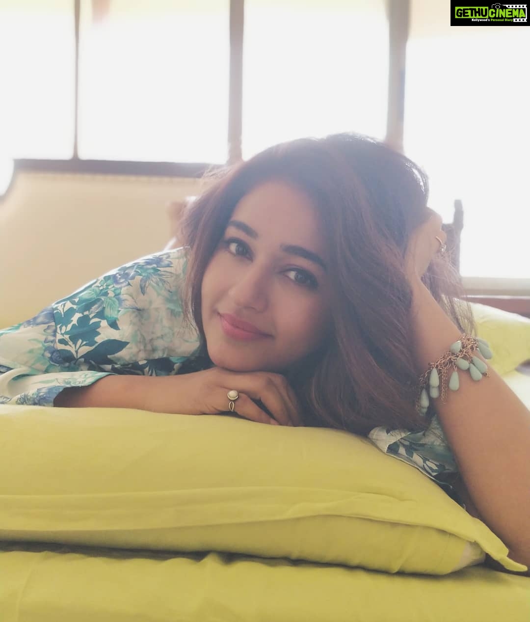 Poonam Bajwa Instagram - #thursdaypostโค๏ธ#7thfeb2019#greenisgood๐#backlight๐ธ๐ธ๐ธ๐ท๐ท๐๐๐ธ๐ธ๐ท๐ทโบ๏ธโบ๏ธโบ๏ธโค๏ธโค๏ธ๐๐๐ธ๐ธ๐ท๐ท๐ท๐ธ๐โค๏ธโบ๏ธโบ๏ธ๐๐๐ท๐ท๐ท๐ท๐ธ๐ธ๐
๐
๐
๐
๐
๐
๐
๐
๐
@hairstylebynisha