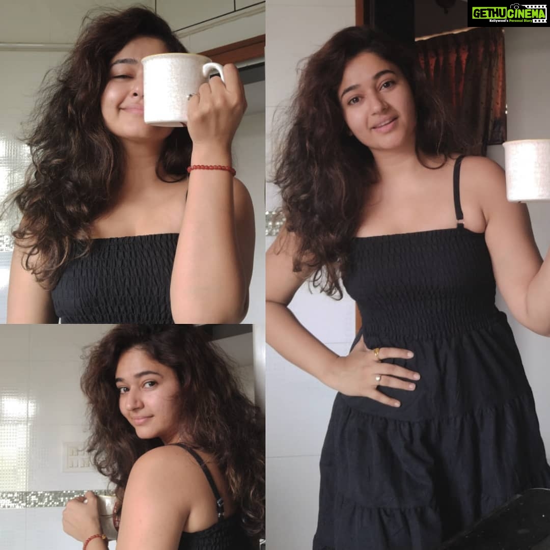 Poonam Bajwa Instagram - #caffeinefixfortheday#soulful#afternoonchill