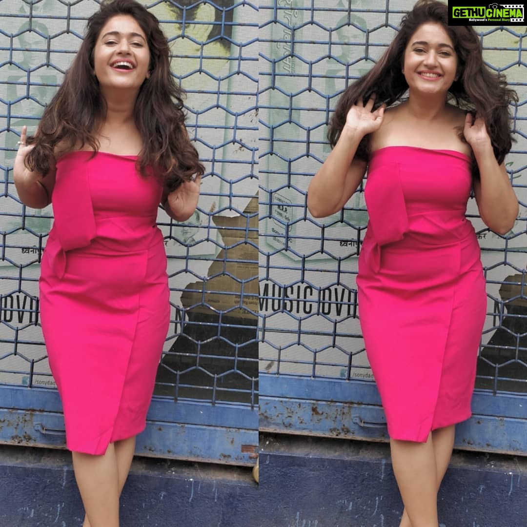 Poonam Bajwa Instagram - #hairfixation#almostgotitright 📸@hairstylebynisha