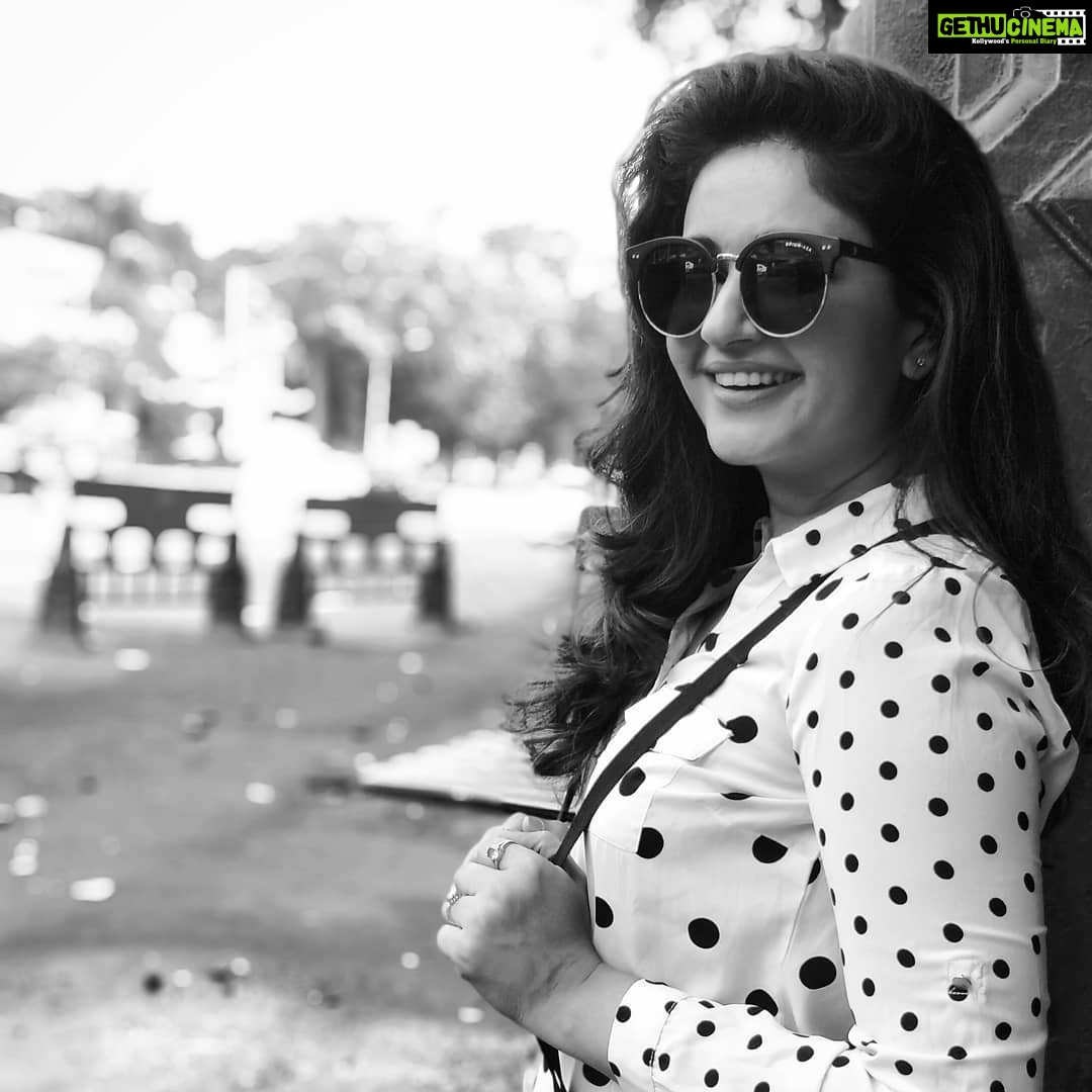 Poonam Bajwa Instagram - #vintagelove#blackwhiteromance @📸@hairstylebynisha