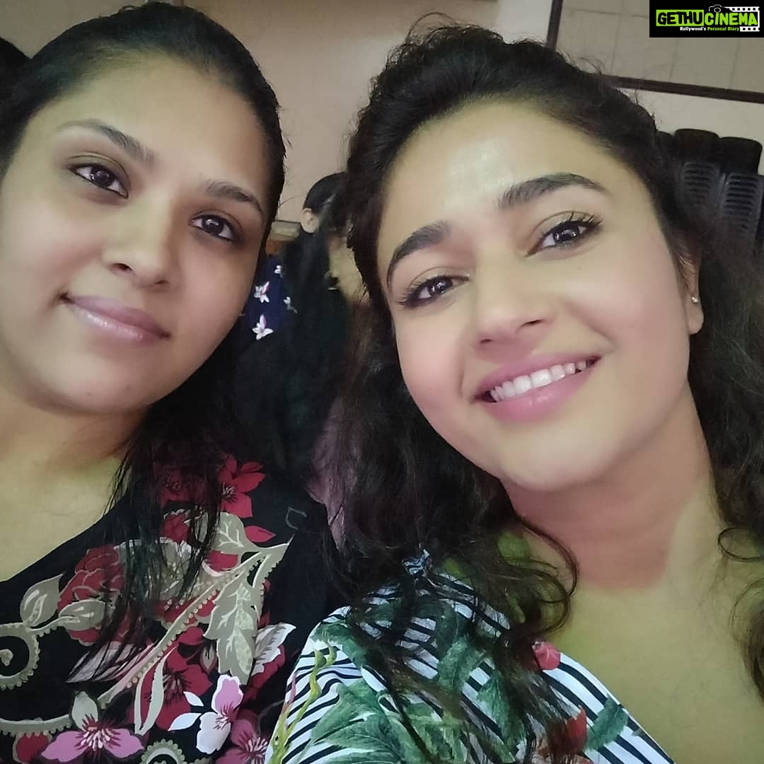 Poonam Bajwa Instagram - #schoolmemories#reunion#saintanneschool#nostalgic#@sakina_poonawala @khadijachoonawala @aafnaaz@snehadhadda85 Pune, Maharashtra
