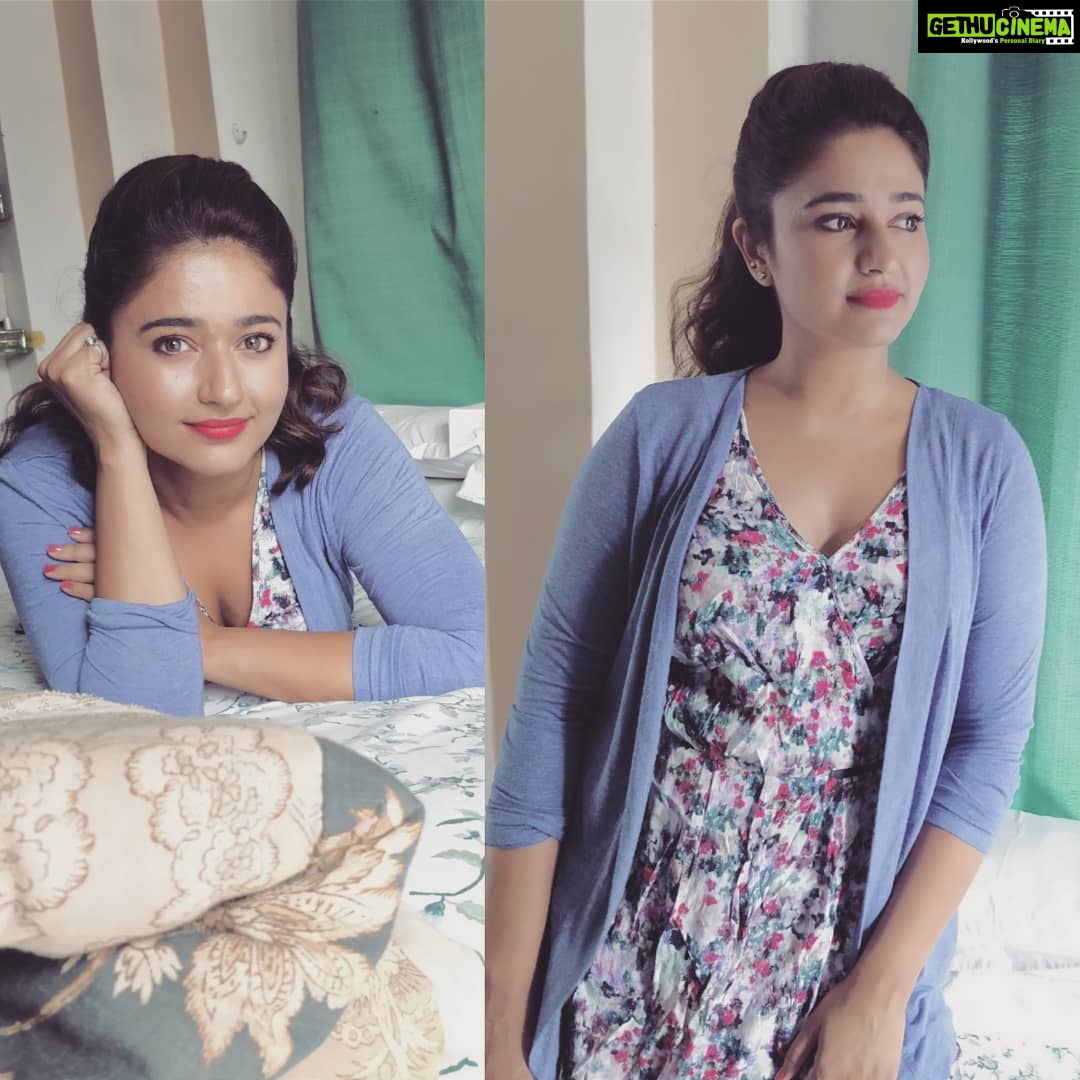 Poonam Bajwa Instagram - #loveaffairwithlife# 📷@hairstylebynisha