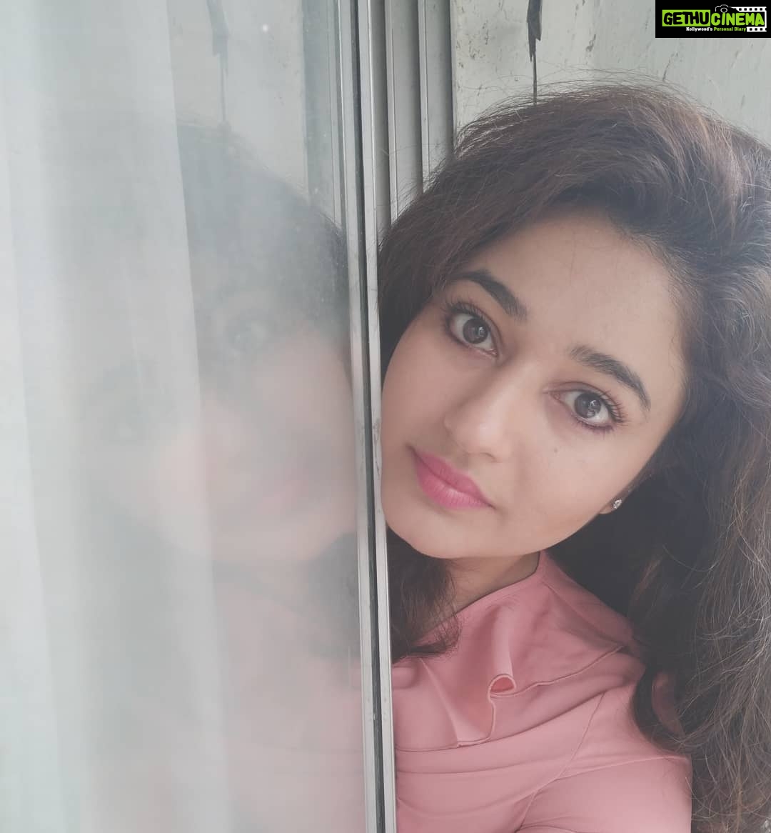 Poonam Bajwa Instagram - #whenilookintoyoureyes#iseemyselfinyou#soulreflection#youandmearethesame