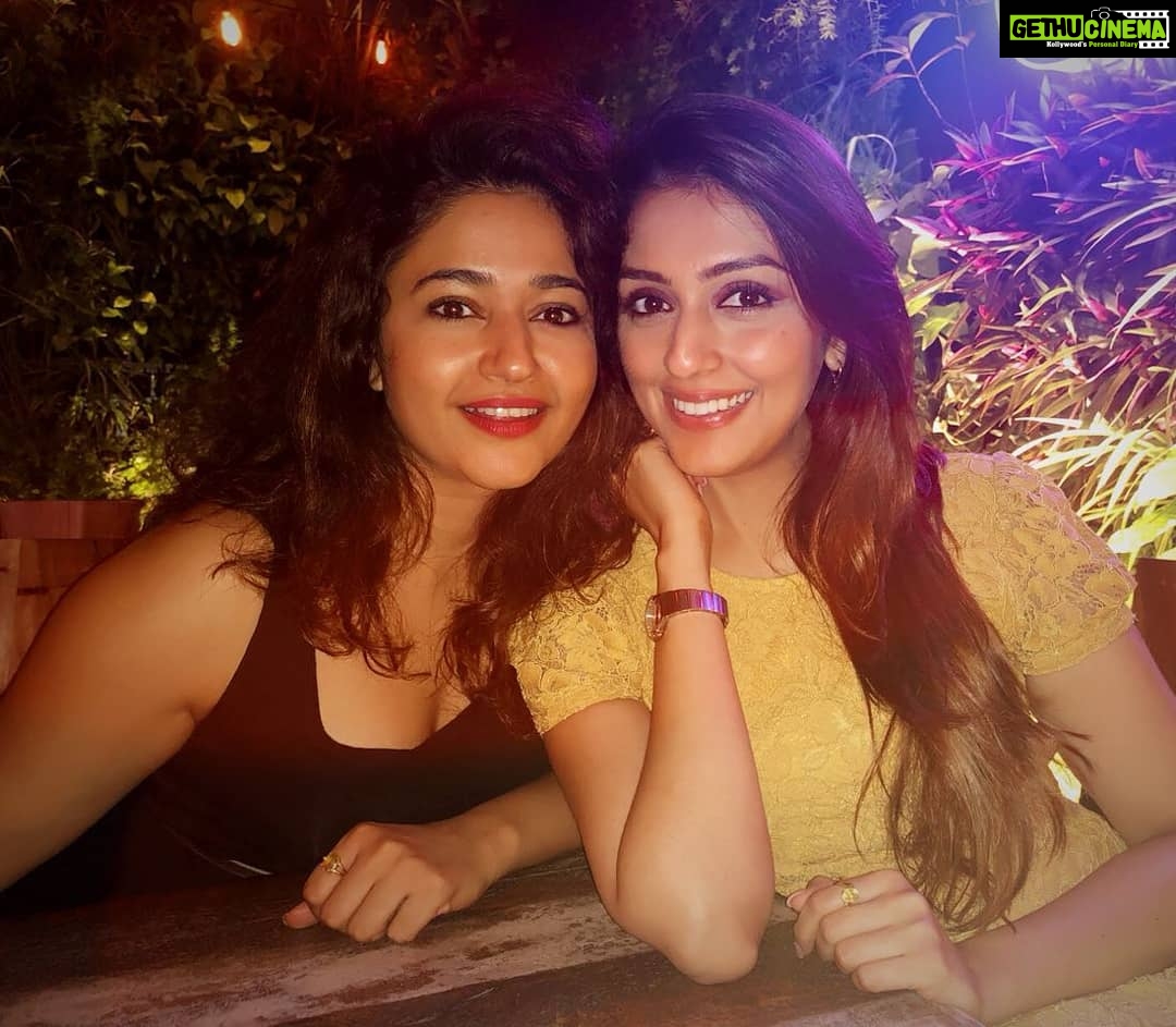 Poonam Bajwa Instagram - #evenningsbelike#nonstopbanter#sunshinegirl#@aartichabria