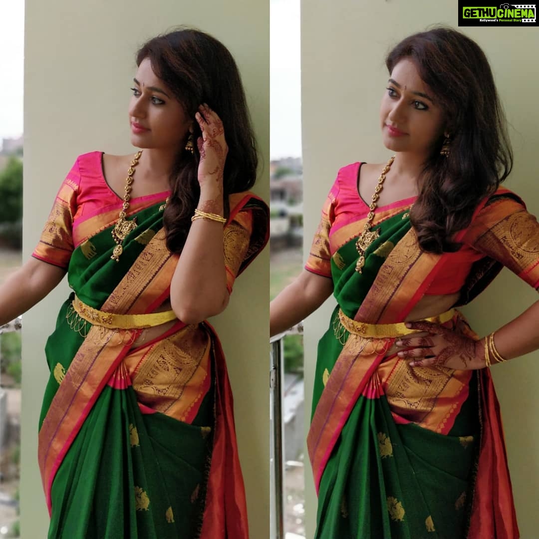 Poonam Bajwa Instagram - #nosuchthingastoomuchcolour#brightindianwear#traditionalflash 📸@pravalikareddy_