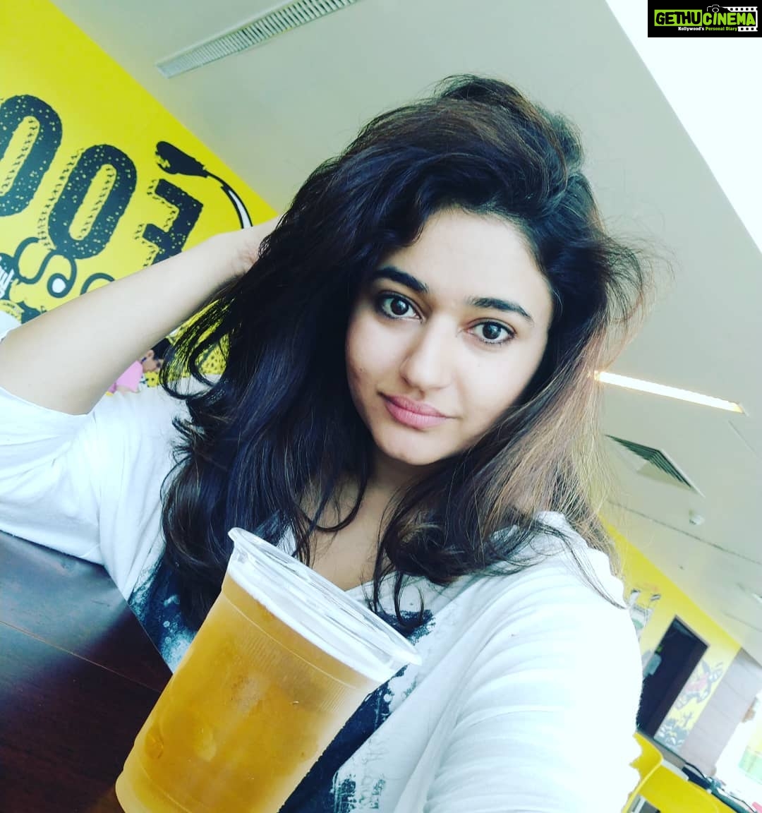 Poonam Bajwa Instagram - #thirstysoulthursdays