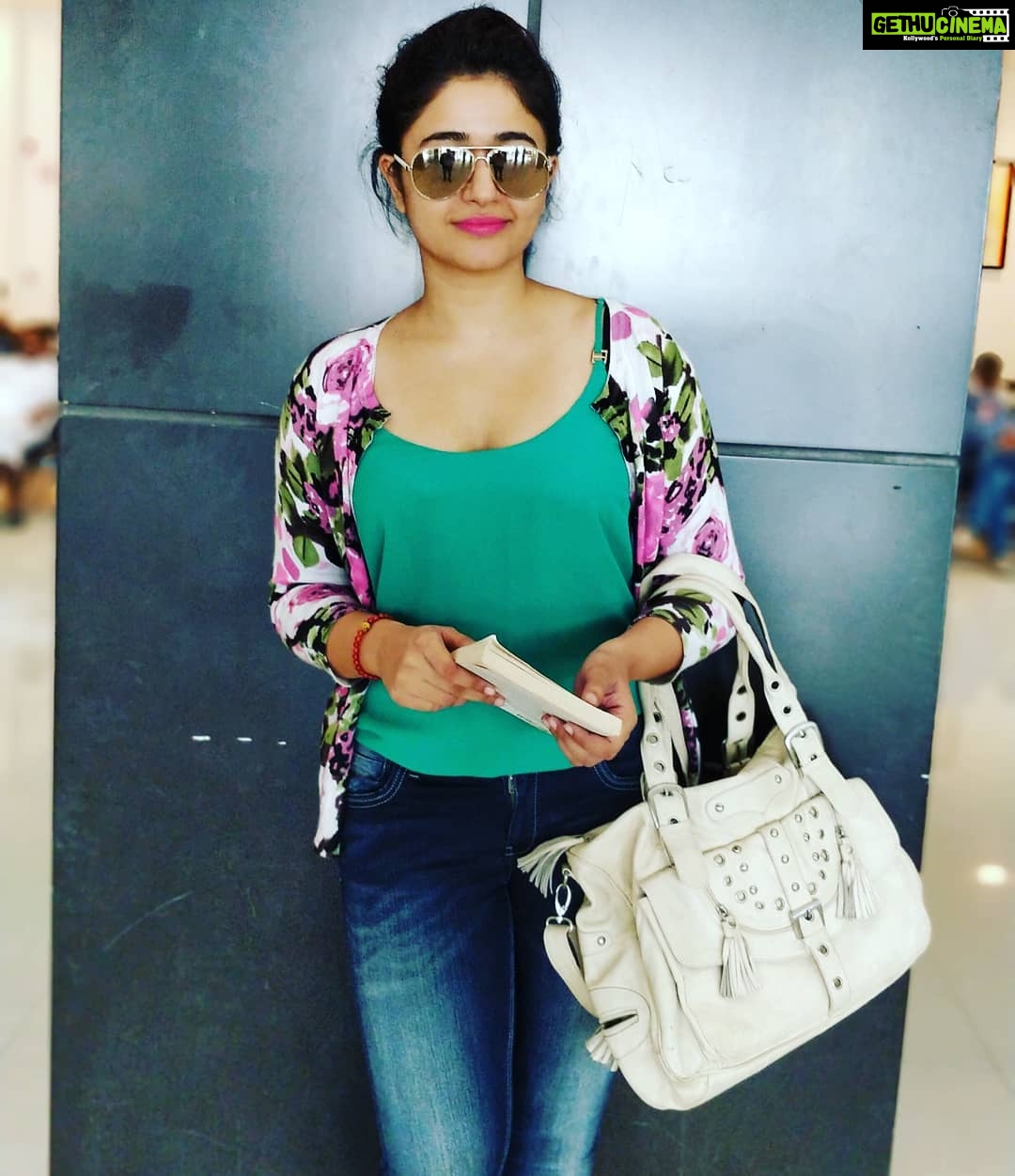 Poonam Bajwa Instagram - Clicked by @hairstylebynisha #chennaidiaries
