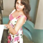 Poonam Bajwa Instagram - #stairways#stares#ispy @hairstylebynisha