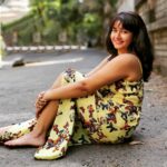 Poonam Bajwa Instagram - #theroadismycouch#summerday#yellowmellow #hairstylebynisha