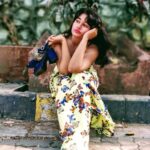 Poonam Bajwa Instagram - #butterfliesinmyhead#butterfliesinmyheart#daydream#wheresmylift#hairstylebynisha