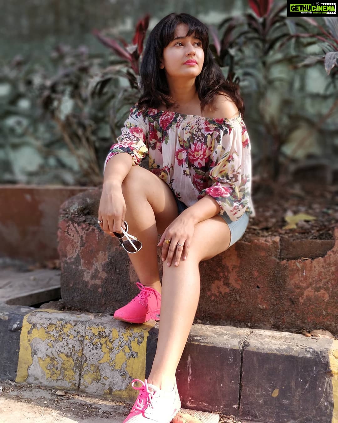 Poonam Bajwa Instagram - #poonambajwa#hairstylebynisha#goodmorningpost#sundayvibes