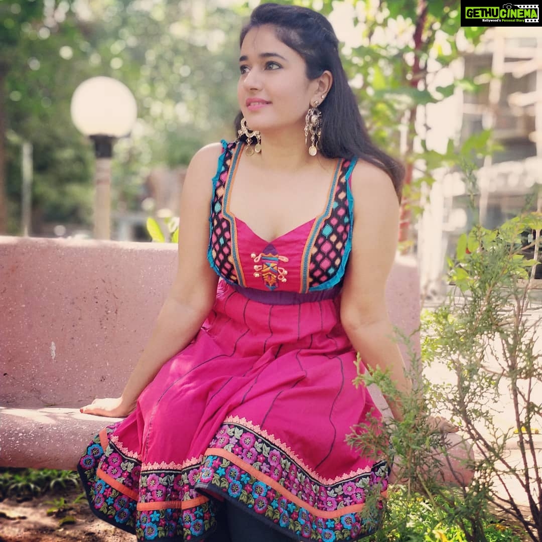 Poonam Bajwa Instagram - Pics courtesy #hairstylebynisha#saturdaymornings#happyweekendseveryone