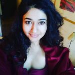 Poonam Bajwa Instagram - #happynewyear#sendinglove #peacebewithyou #firstselfieoftheyear#2018#amazingthingsarehappening#amazingthingstocome#beautiful#bountiful#blissful