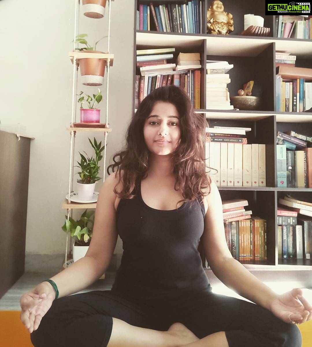 Poonam Bajwa Instagram - #takingforever#idonthaveallday#calmquest#howlong#innerpeace#comesoon