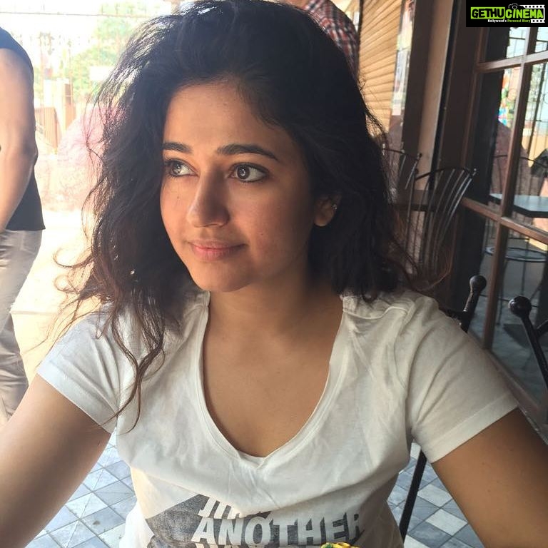 Poonam Bajwa Instagram - Breakfastlove#perfectstart#perfectday, #happy#latemornings#calm#peaceful#bliss