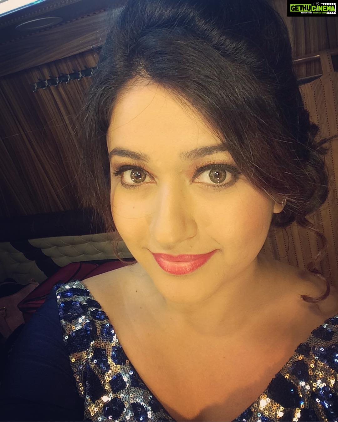 Poonam Bajwa Instagram - Showtime#dance#blue#butterfliesinmytummy