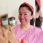 Poonam Bajwa Instagram – @aara_organics 
My favourite face pack !
Here I’m giving review about this product after usage of 2 weeks…
 Best face pack for skin brightening
 complete with all natural scent of  rose …smells absolutely divine! loved this!❣️

Check out @aara_organics
