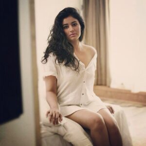Poonam Bajwa Instagram -
