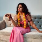 Poonam Bajwa Instagram - #allanswers #adshoot🎥 📸@hairstylebynisha