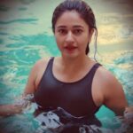 Poonam Bajwa Instagram - 💫💙🌊#iseeisee 📸@hairstylebynisha