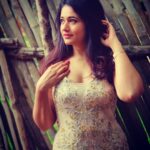 Poonam Bajwa Instagram - #whatsbeyondthesun# . @hairstylebynisha