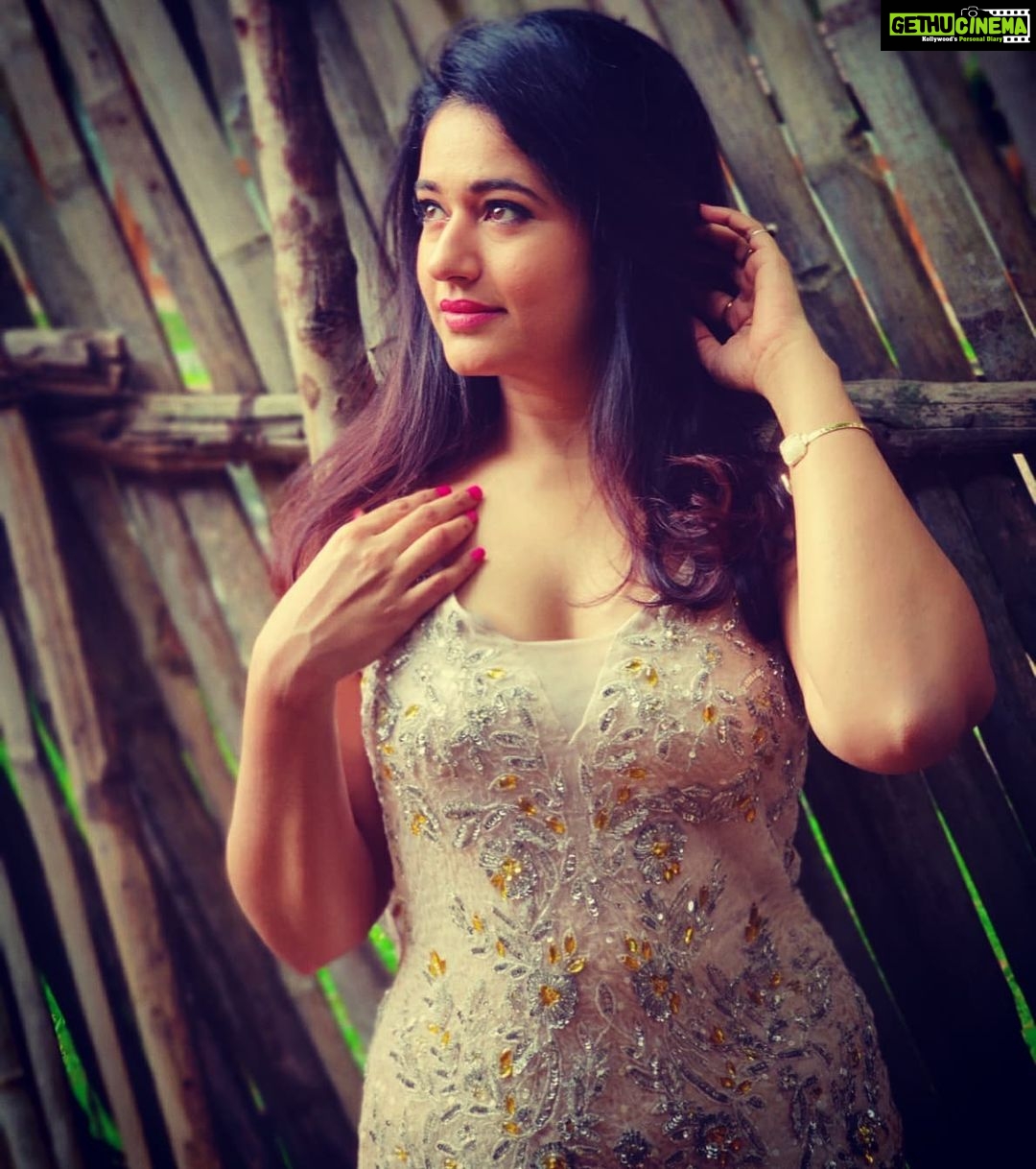 Poonam Bajwa Instagram - #whatsbeyondthesun# . @hairstylebynisha