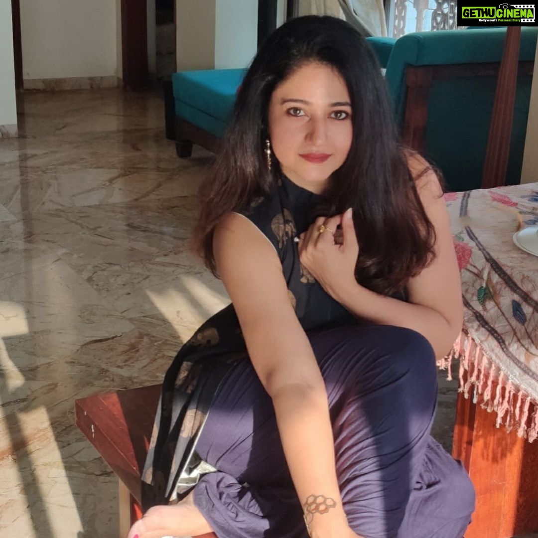 Poonam Bajwa Instagram - 💫🖤💫 @hairstylebynisha
