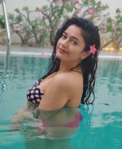 Poonam Bajwa Instagram - 💕💕💞#goodmorningbeautifulsouls#💞🌸✨💞🌸 
@hairstylebynisha