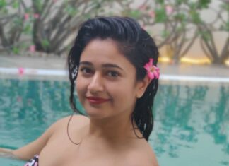 Poonam Bajwa Instagram - 💕💕💞#goodmorningbeautifulsouls#💞🌸✨💞🌸 @hairstylebynisha