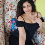 Poonam Bajwa Instagram - 🖤🖤🖤🖤🖤 . 📸@hairstylebynisha