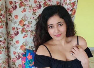 Poonam Bajwa Instagram - 🖤🖤🖤🖤🖤 . 📸@hairstylebynisha