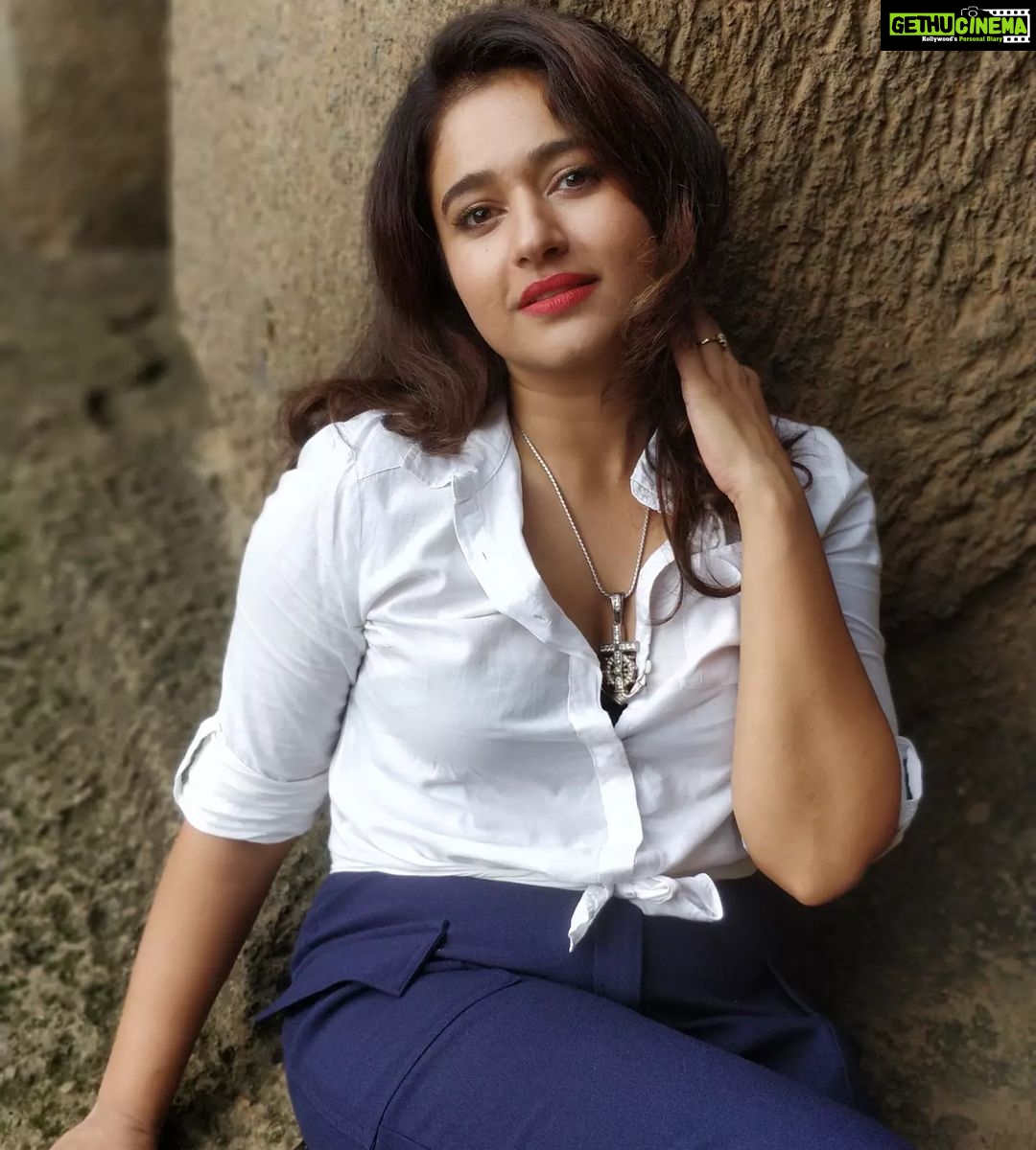 Poonam Bajwa Instagram - #tbt#sometimebeforenow# . @hairstylebynisha