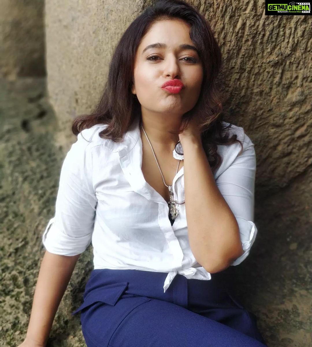 Poonam Bajwa Instagram - #tbt#sometimebeforenow# . @hairstylebynisha