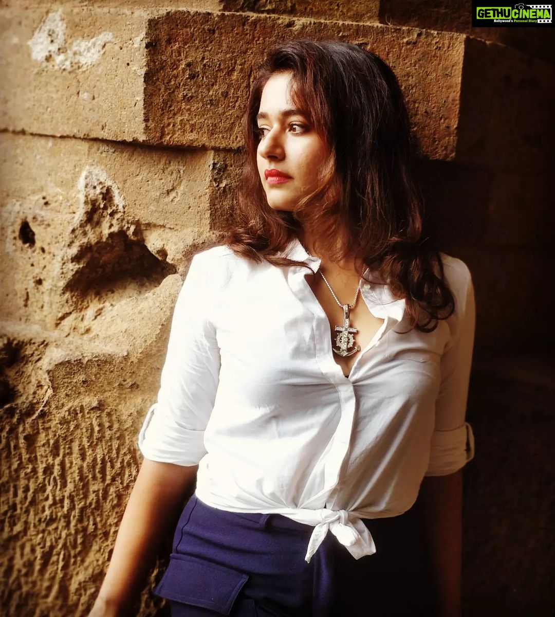 Poonam Bajwa Instagram - #tbt#sometimebeforenow# . @hairstylebynisha