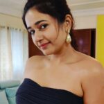 Poonam Bajwa Instagram – 🖤🖤🖤🖤🖤
📸@@@suneel1reddy