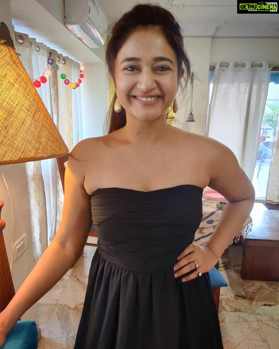 Poonam Bajwa Instagram - 🖤🖤🖤🖤🖤 📸@@@suneel1reddy