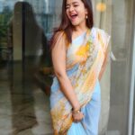 Poonam Bajwa Instagram - #tbt#monkeymode#sometimebeforequarantine# 📸@hairstylebynisha