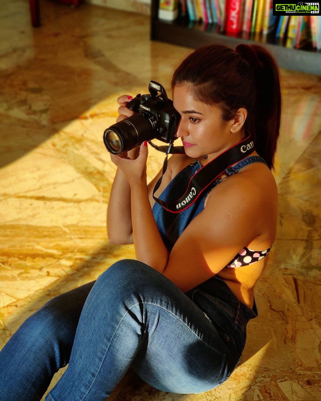 Poonam Bajwa Instagram - #throwback#stillfiguringthisout#