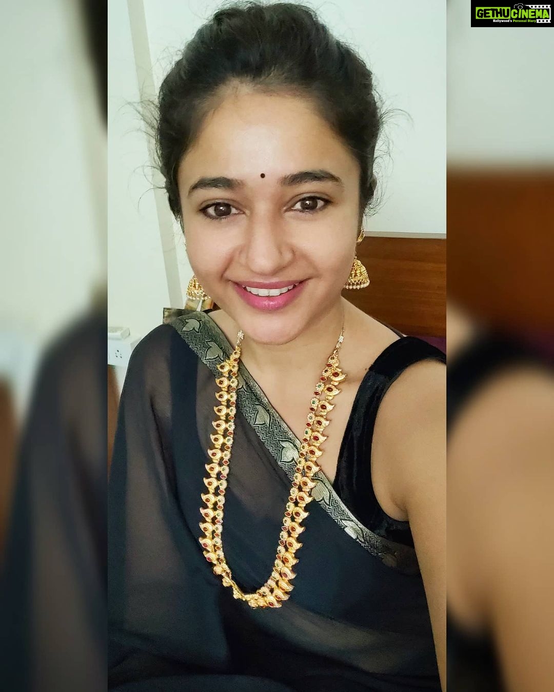 Poonam Bajwa Instagram - #tbt#festivaldiaries❤