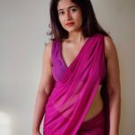 Poonam Bajwa Instagram - 🖤🦋❤️❣️ . 📸@hairstylebynisha