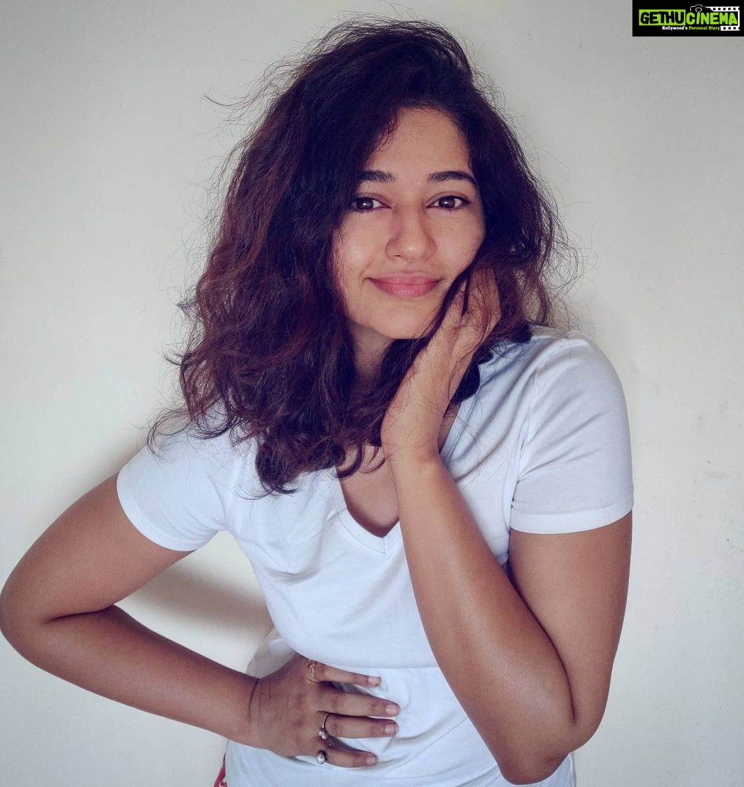 Poonam Bajwa Instagram - 🍀✨✨✨#howgoodcanitget @hairstylebynisha