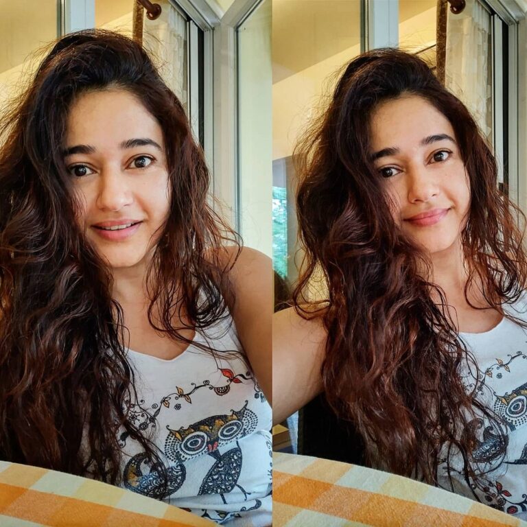 Poonam Bajwa Instagram - And hello to you..✨💗