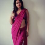 Poonam Bajwa Instagram - 🖤🦋❤️❣️ . 📸@hairstylebynisha