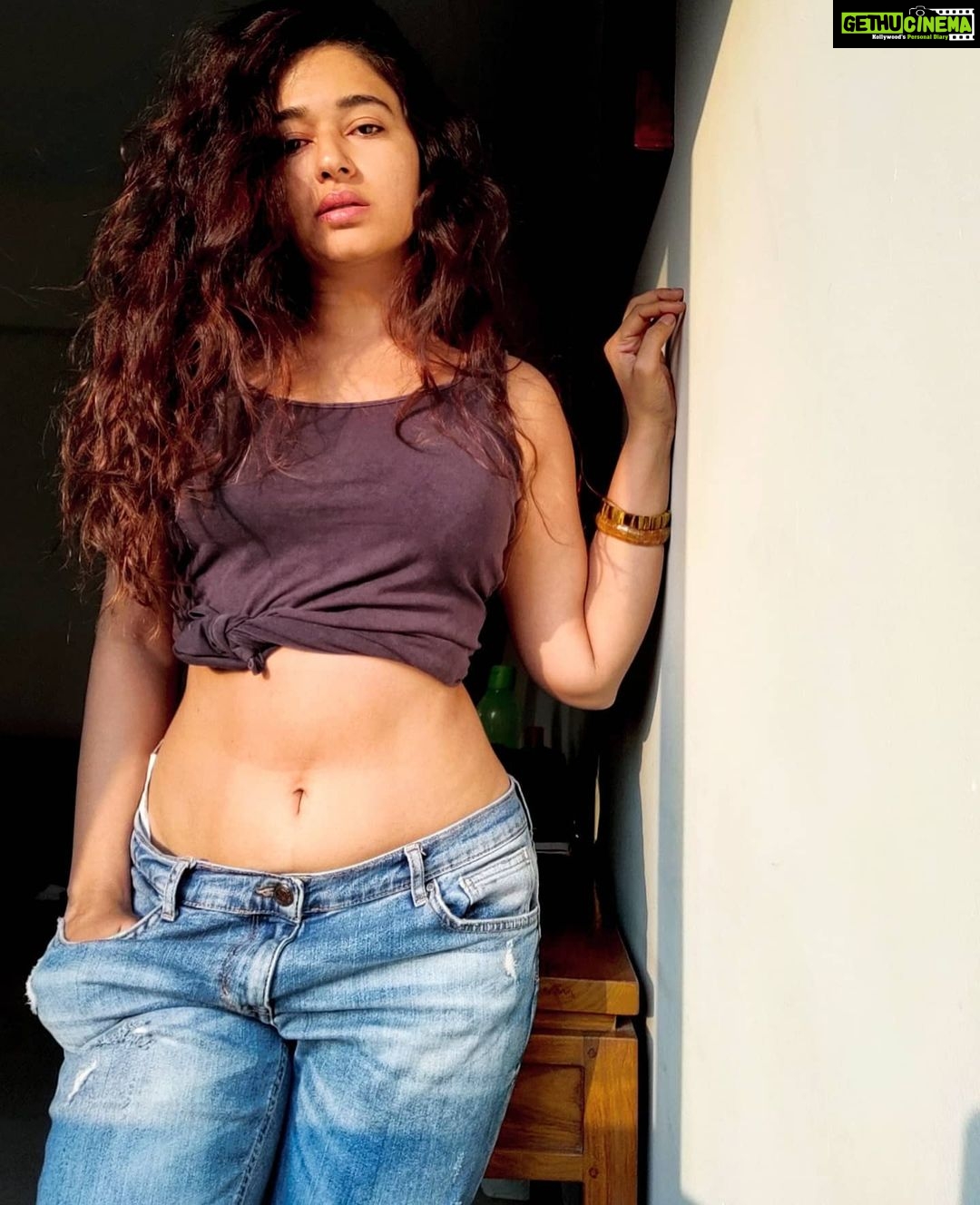 Poonam Bajwa Instagram - #heythereheythere#
