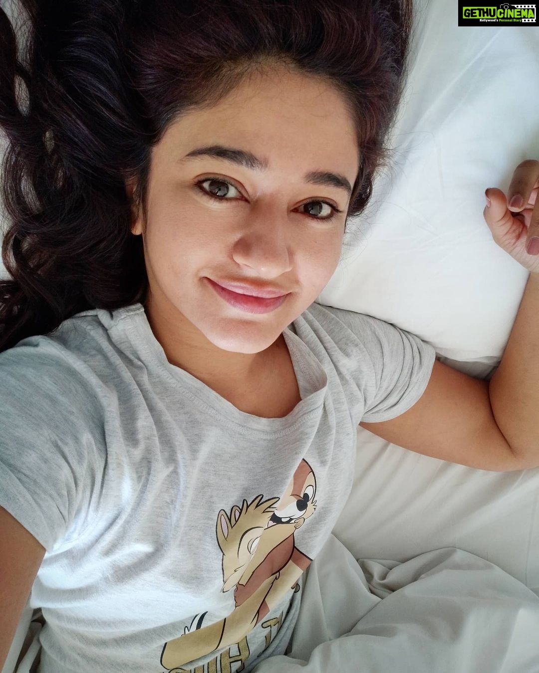 Poonam Bajwa Instagram - #goodmorningbeautifulsouls