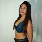 Poonam Bajwa Instagram - 🖤🖤🖤 .📸@hairstylebynisha