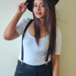 Poonam Bajwa Instagram - 🖤🖤🖤 . @hairstylebynisha